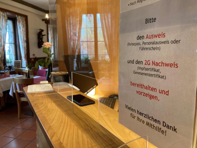 Welche Benimmregeln gelten noch im Restaurant? | Kölnische Rundschau 
