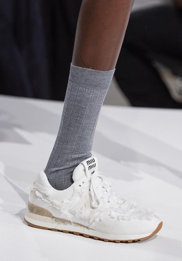 Schuh-Trends 2022: Diese 3 Sneaker von Tamaris sind im Frühling angesagt 