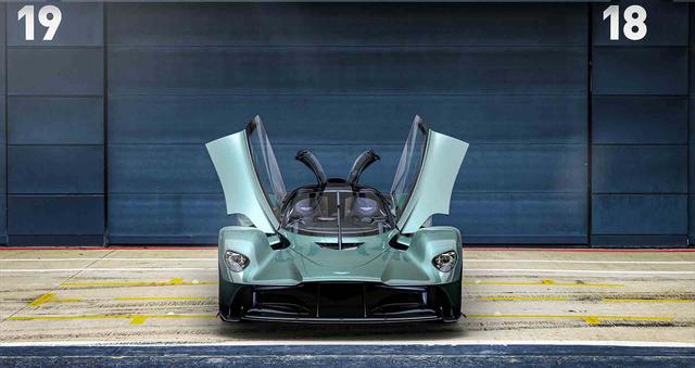Aston Martin Valkyrie Spider – bez dachu z charakterem F1 