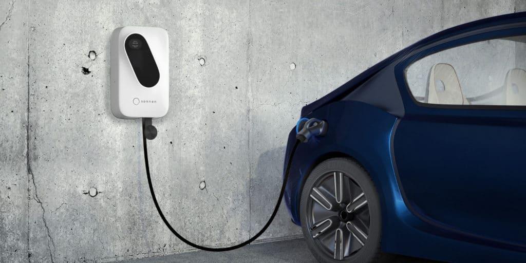 Strom für Elektroauto kostet pro Kilometer nur etwa halb so viel wie Benzin