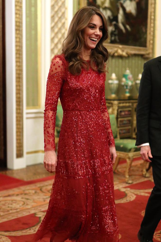 Herzogin Kate: In Rot & Gold: Ihr Outfit versprüht Weihnachtsstimmung 