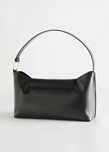 Schwarze Taschen: Das sind die 11 schönsten Modelle des zeitlosen Bag-Klassikers, von Zara, Mango und Co., die zu jedem Look passen