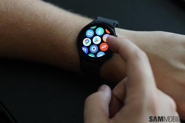 New Google Messages app rolling out to Galaxy Watch 4 - SamMobile