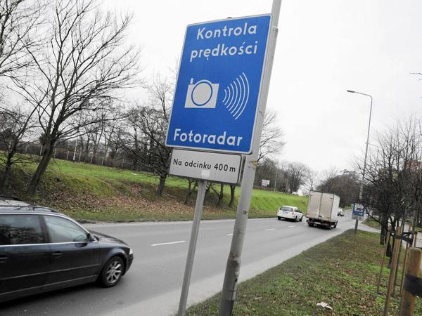 Fotoradary i pomiarowe odcinki prędkości na Dolnym Śląsku. Gdzie najłatwiej o mandat? 