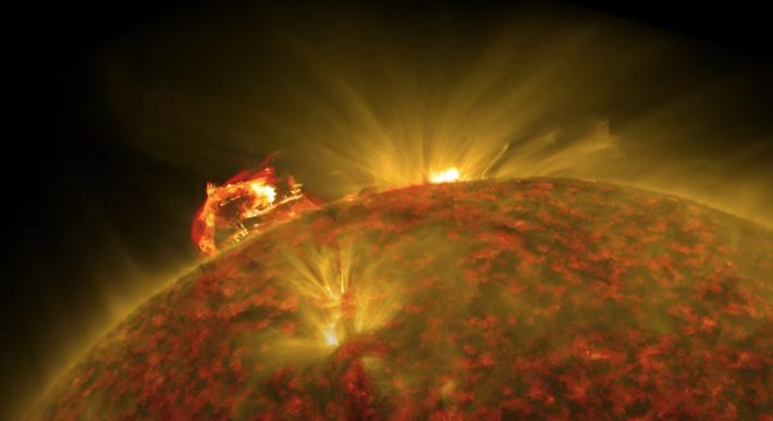 Burze słoneczne, czym są i jakie jest ich oddziaływanie na Ziemię? 