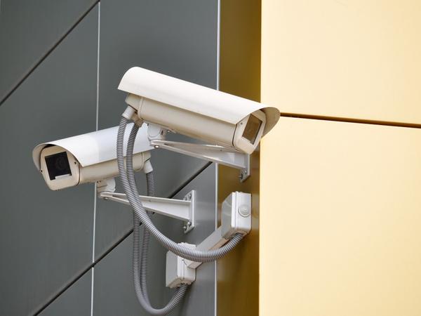 Kamery monitoringu CCTV w gotowym domu - zasada działania, koszty