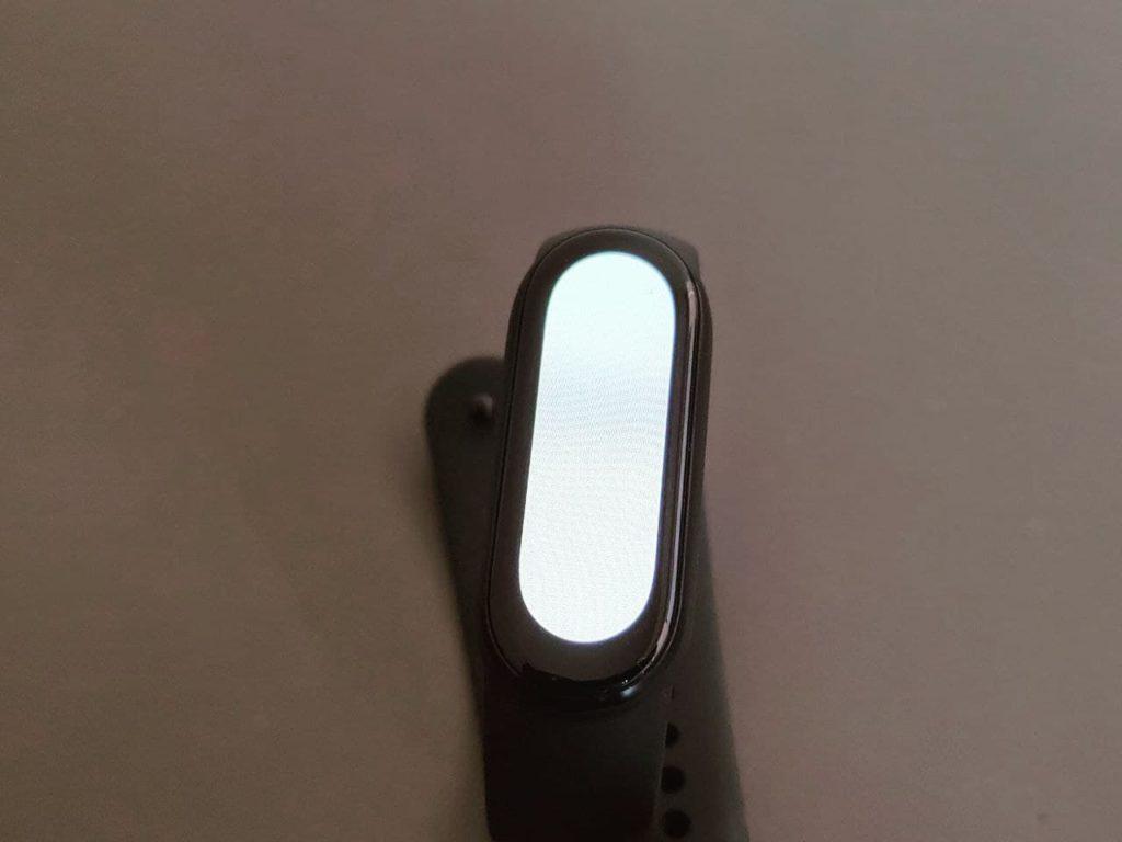 How to Get the Flashlight on the Mi Band 6 - Dignited