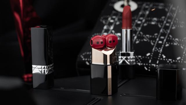 Stand out with Huawei’s new lipstick-inspired earphones