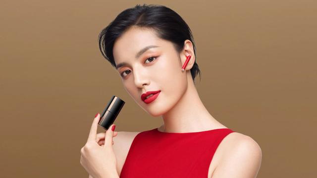 Stand out with Huawei’s new lipstick-inspired earphones 