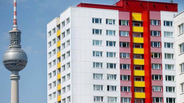 Geschäft besiegelt: Berliner Senat kauft 14.750 Wohnungen zurück | rbb24 