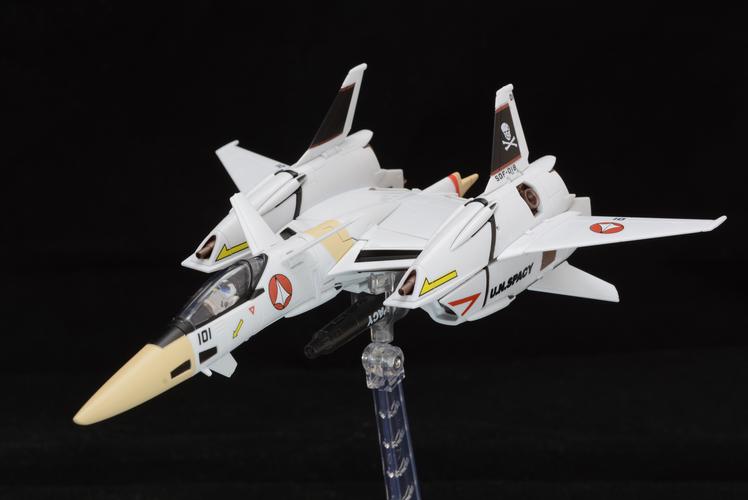 [Soul Review] "Hi-Metal R VF-4 Lightning III".Variable toy latest work that is easy to deform and consider evolution from VF-1