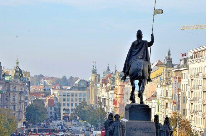 What awaits the Czechia in 2022 and will not miss the economy?Eight major changes and expectations