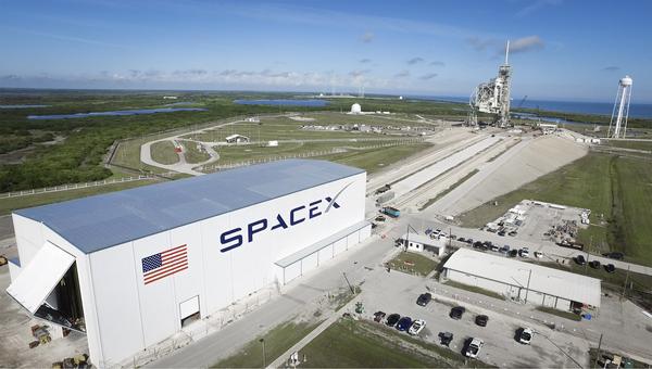 Jak SpaceX získalo rampu LC-39A i přes protesty konkurenčního Blue Originu 