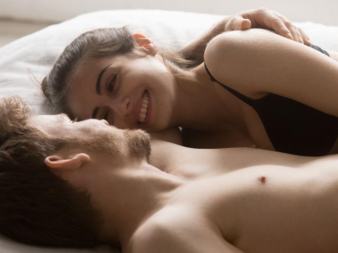 Für eine glückliche Beziehung: Die 6-Minuten-Sex-Regel: Das solltest du wissen 