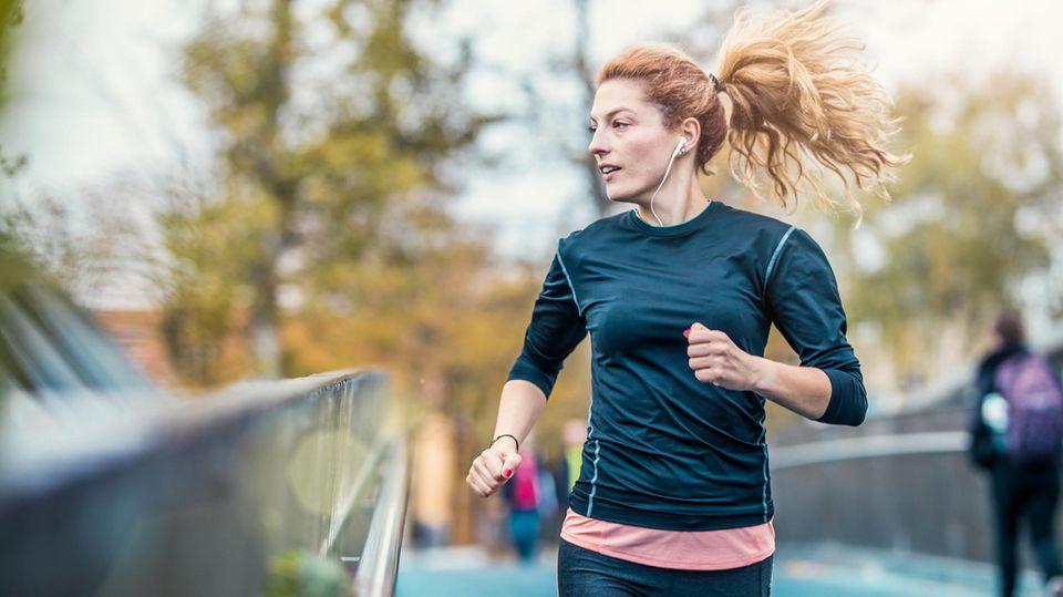 Laufen: Männer machen sich krank – was sie von Frauen lernen können
