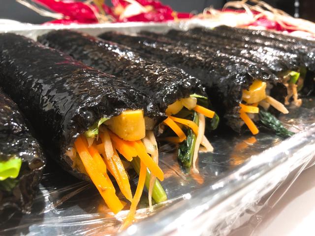 ぱお 公式ブログ 節分レシピ8品!セルフ恵方巻や韓国キンパ、焼肉、カレー恵方巻など・・ 節分はセルフ恵方巻♪ナムルは全部レンジで簡単!韓国海苔巻きキンパ 7種の具の海鮮恵方巻き☆ 恵方巻きに!サーモンとアボカドのサラダ巻き 恵方巻きに!ごろっと卵のカレーロール寿司 節分に!鬼ドライカレー コメント一覧