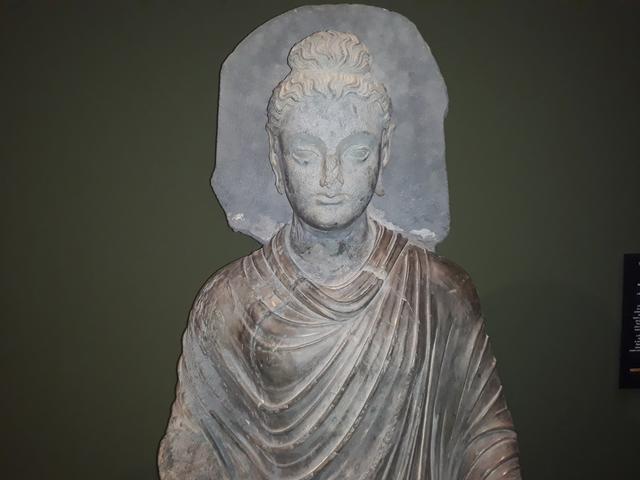 Buddha zblízka ve Valdštejnské jízdárně: Kdo to byl a co je buddhismus? To mapuje unikátní výstava