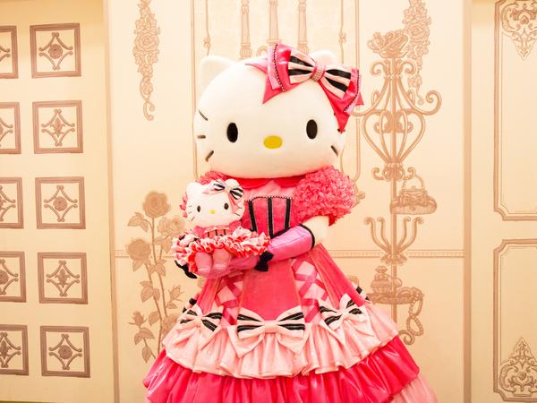 11月1日はハローキティの誕生日!サンリオピューロランドで記念イベント開催決定 100体限定でシリアルナンバー入りバースデードールを発売 企業リリース | 日刊工業新聞 電子版