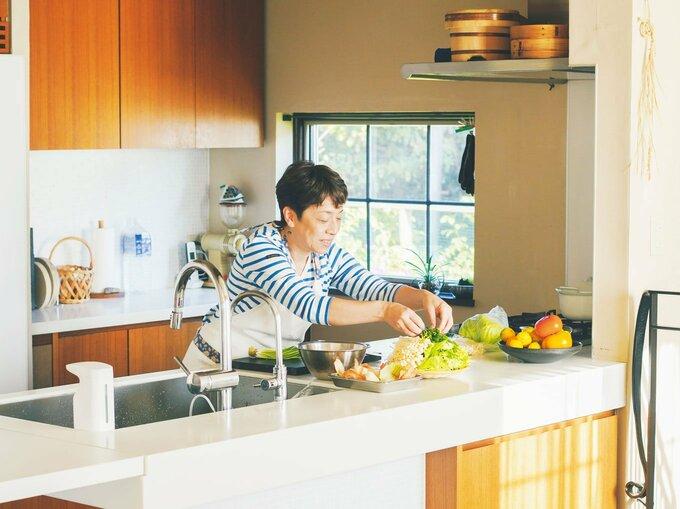 冬の食器洗いを格段にラクにするコツ。料理家・飛田和緒さんの台所術（ESSE-online） - Yahoo!ニュース