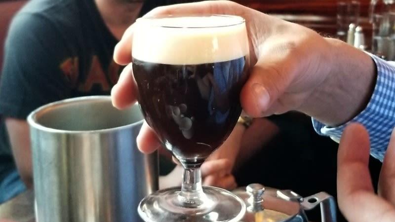 lifehacker
lifehacker LifeHacker LifeHacker 正統派アイリッシュ・コーヒーの淹れ方|本場の味を家庭で楽しめる3つのコツ