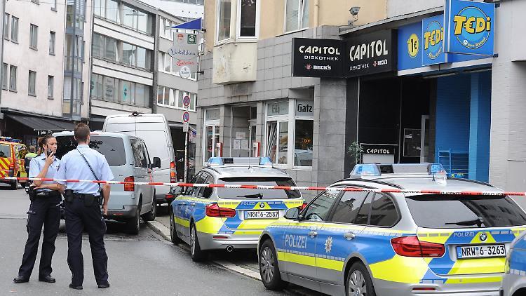 Polizeimeldungen für Wuppertal, 10.02.2022: W Jugendlicher in Wuppertal ausgeraubt - Kriminalpolizei sucht Zeugen 