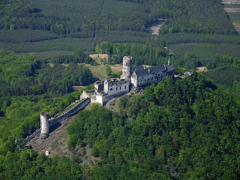 Bezděz: pevný hrad a svatý klášter - Horydoly.cz - Outdoor Generation 