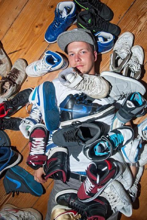 Sneaker Junkies: From the Passion, Wearing sneakers 