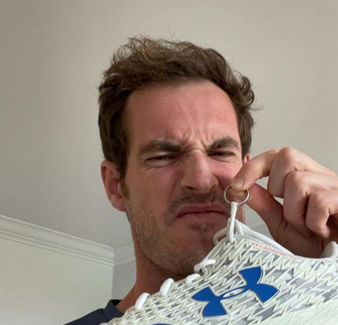 Victory in love: Andy Murray has his wedding ring back