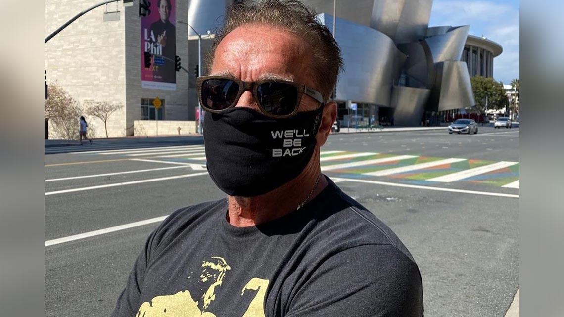 Arnold Schwarzenegger: Training im Fitnessstudio nur mit Maske