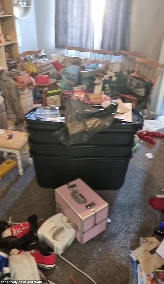 Woman whose depression made her home a ‘disgusting mess’ shares process of cleaning it all up 