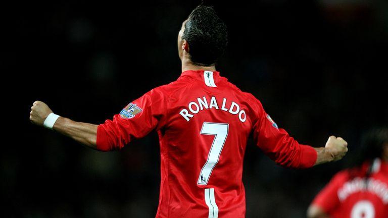 Cristiano Ronaldo: Er zeigt sich im Manchester-United-Trikot