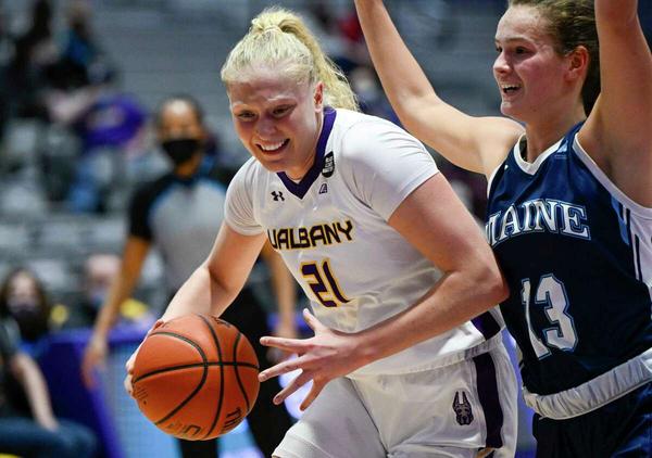 Valley News - Women’s basketball picks up 1st conference win