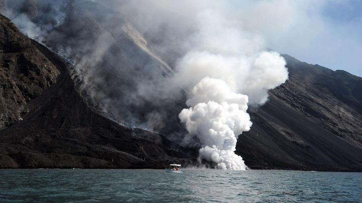 News: Große Explosion auf Vulkan Stromboli - Touristen in Angst