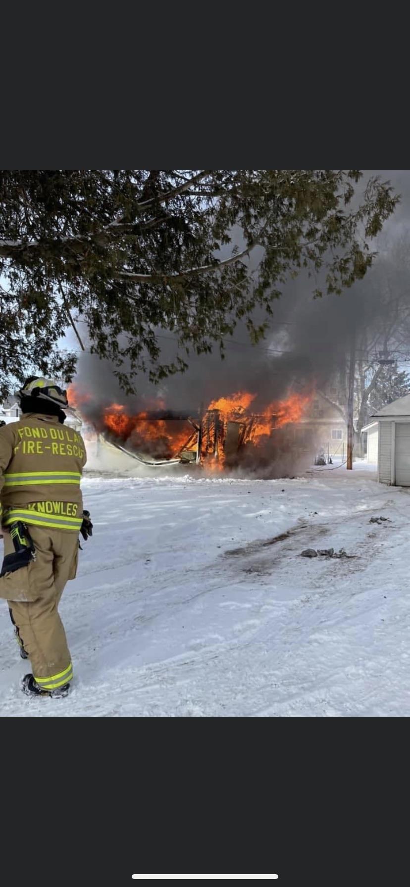 Crews successfully extinguish Fond du Lac garage fire 