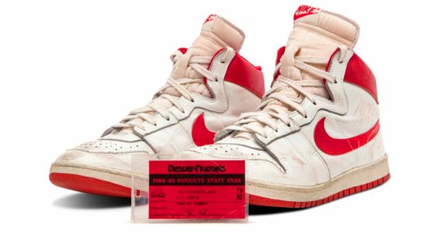 Sneakers von Michael Jordan für fast 1,5 Millionen Dollar verkauft 