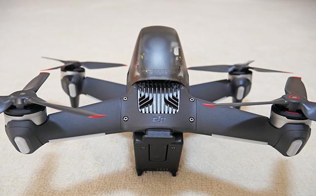 [Reviews]Vol.49 空撮用FPVドローン「DJI FPV」登場！レース用ドローンの世界を変えることができるか！？ [前編] | DRONE 