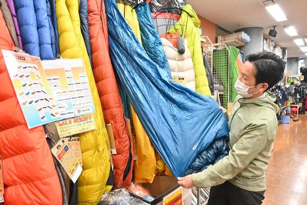 さかいやスポーツ高橋さんが教える-スリーピングマットとシュラフの軽量化・注意ポイント｜山旅旅 