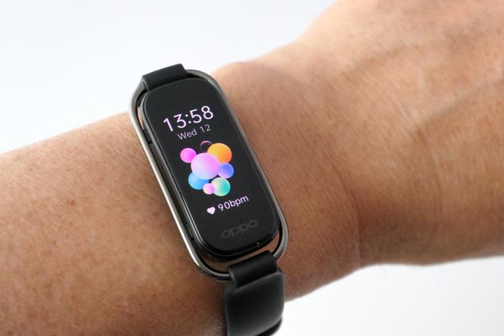 4000円台で血中酸素レベルも測定できる「OPPO Band Style」 - ケータイ Watch