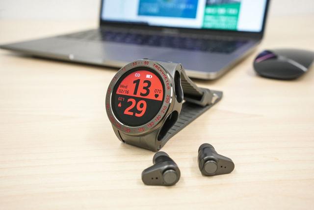 lifehacker
lifehacker LifeHacker LifeHacker まさに1台2役。ワイヤレスイヤホンを身に纏えるスマートウォッチを試してみた