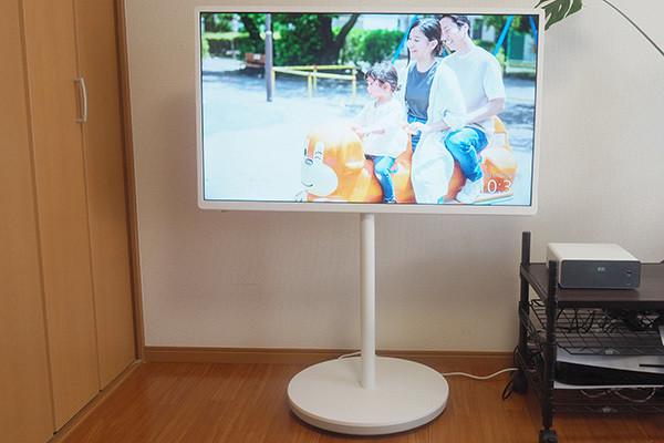 テレビを動かせるとリビングが大きく変わる。パナソニック「レイアウトフリーテレビ」レビュー | マイナビニュース マイナビニュース マイナビ