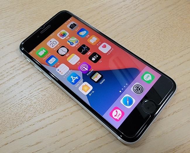 根強い人気を誇る「iPhone SE」（第2世代）の販売価格はいくら？キャリア版/SIMフリー版、64GB/128GB/256GBをチェック
