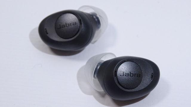 GNオーディオジャパン、聴力強化機能付き小型スマートイヤホン「Jabra Enhance」を発売、聴力の強化・音楽・通話の3機能を1台に搭載 | 理美容・家電 | マイライフニュース 
