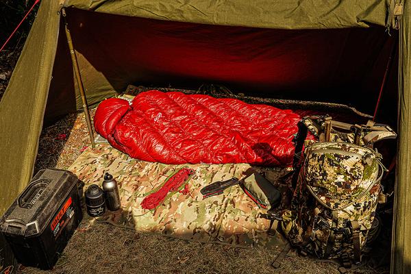 気温別に紹介！寒い冬キャンプでも快適に眠れる寝床の作り方 | ＆GP