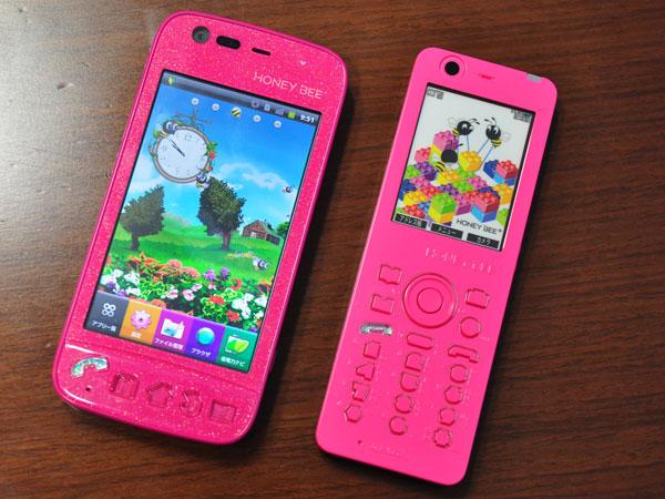 すべては“カワイイ”のために　PHSからスマホへ生まれ変わった超個性派モデル「HONEY BEE 101K」：開発陣に聞く「HONEY BEE 101K」（1/3 ページ）