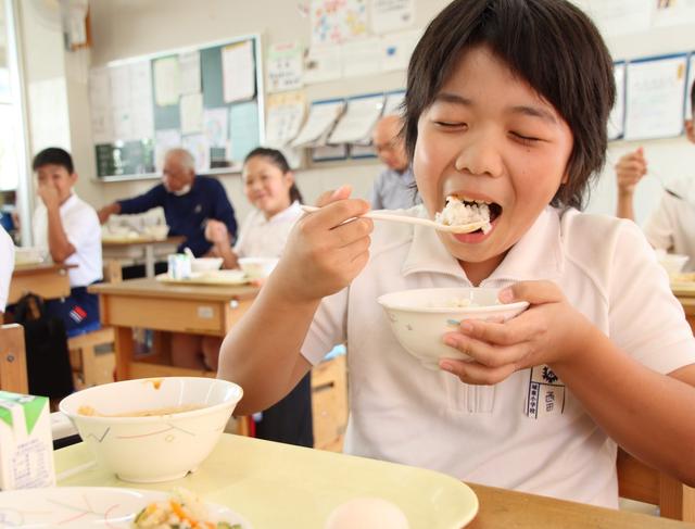 給食全てを環境配慮の米に　減農薬の「農都のめぐみ米」　「甘くておいしい」／兵庫・丹波篠山市 