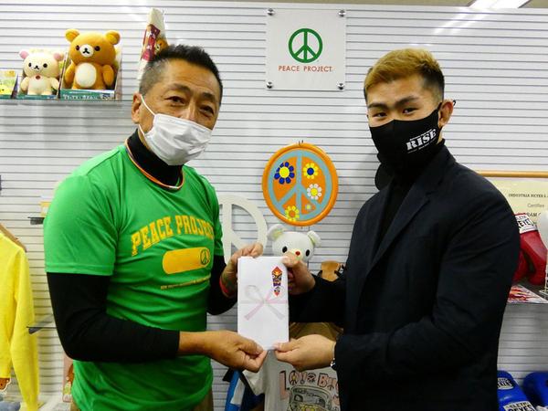 ファイトマネー全額寄付のRIZINファイター、年下の天心から指導　「まだまだ伸びる」とファン絶賛