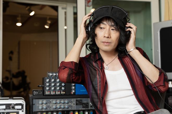 LOVE PSYCHEDELICOのNAOKIが検証！SPICEが様々なオーディオ機器に迫る新連載「Audio Checks」第一回はJBLのヘッドホンをチェック！