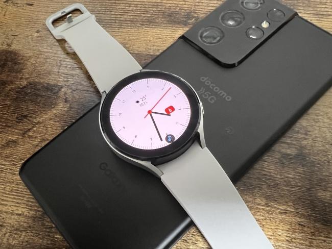 Wear OS搭載でGoogle Playストアからアプリをインストールできる「Galaxy Watch4」の買い得度