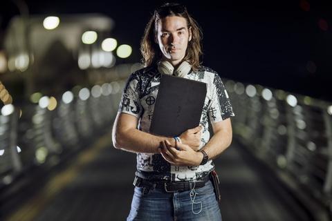 【VAIO Zクリエイターリレーレビュー】光の魔術師こと写真家イルコ氏がロケ撮影でVAIO Zを活用 ～6,000万画素級写真のRAW現像もストレスフリー- PC Watch[Sponsored]