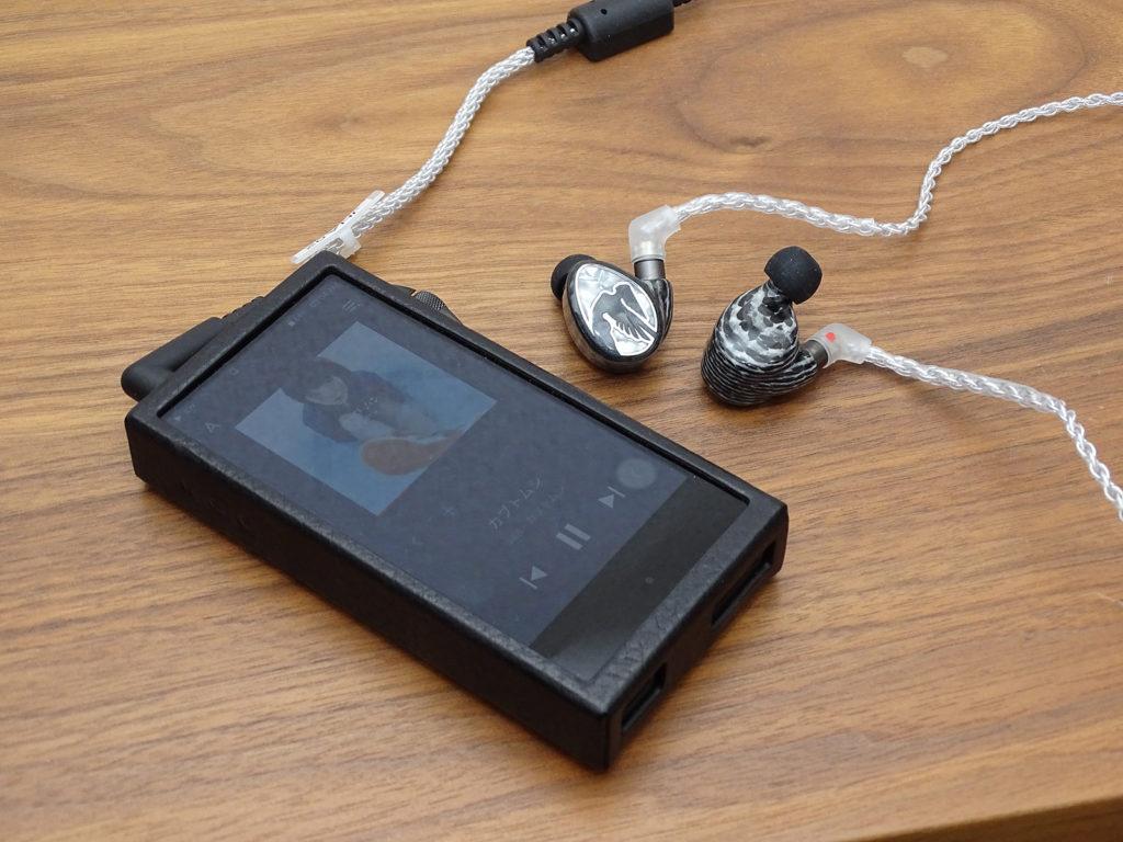 イヤモニの神が創った“神イヤホン”! JH Audio「ROXANNE AION」を話題のハイレゾDAPで聴く